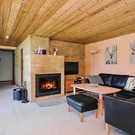 6 Person In Store Fuglede-by Traum * Store Fuglede